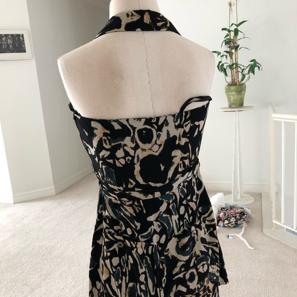 ‼️Sold ‼️Cute printed halter romper - Picture 6 of 8